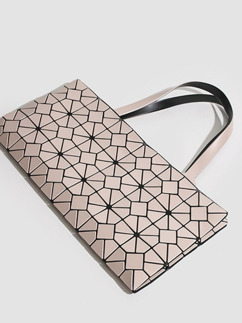 Geometric Lattice Pattern Handbag - Picture 2 of 8